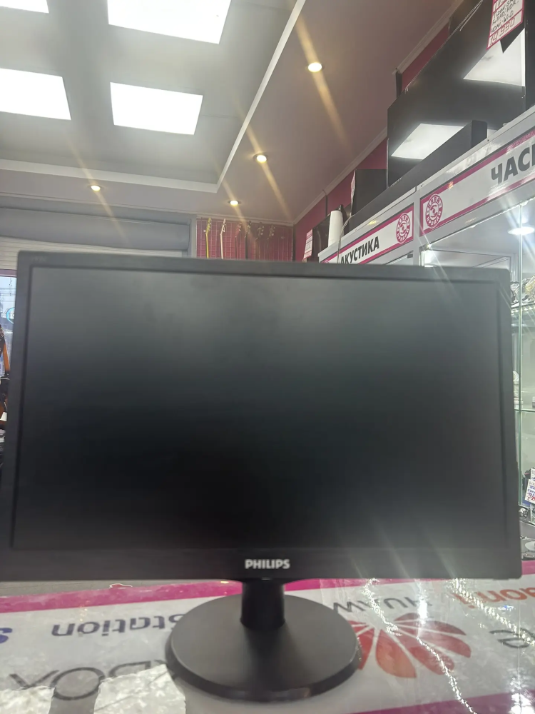 монитор PHILIPS 193V5L LED