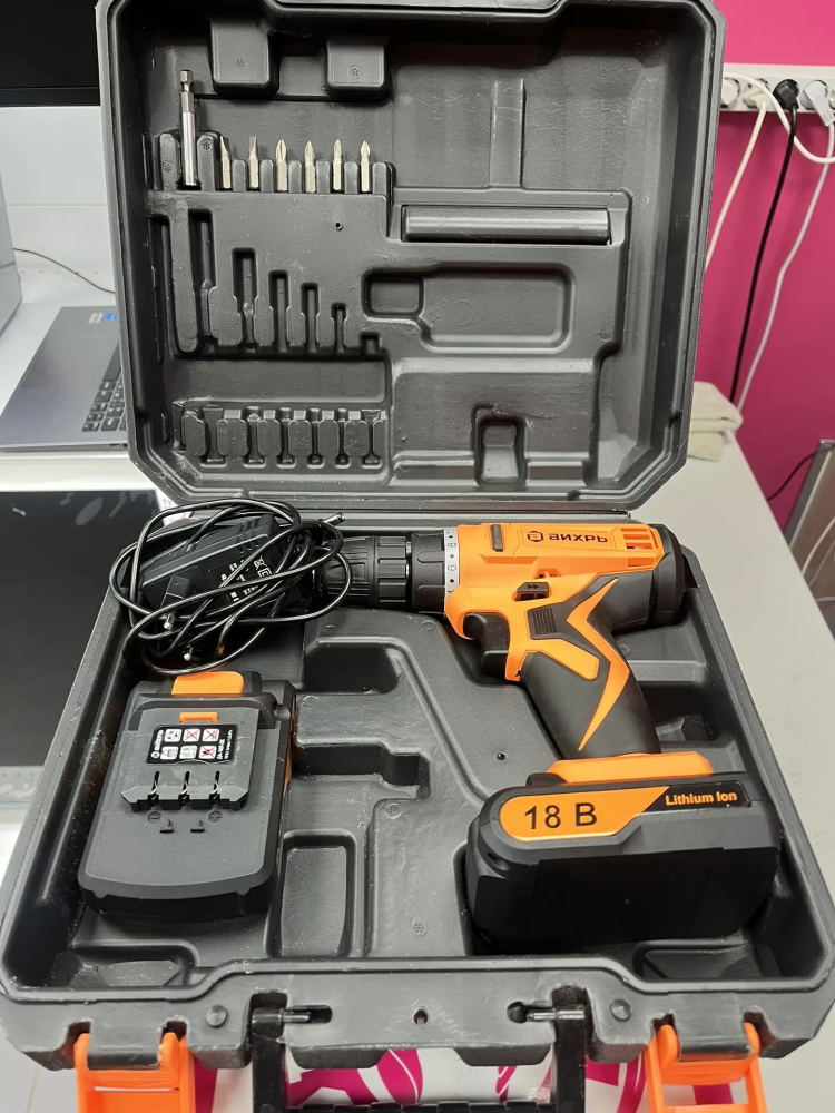 Шуруповерт Вихрь ДА-18Л-2К