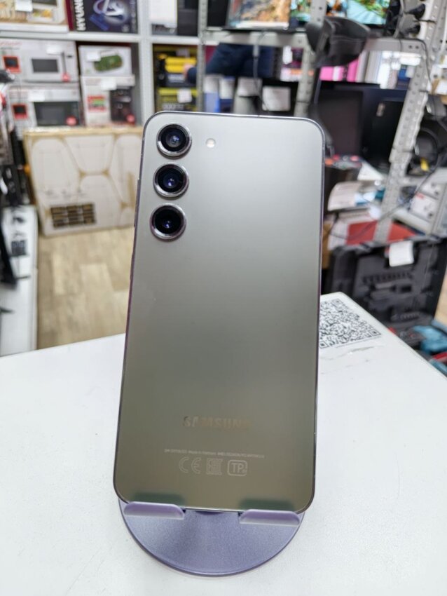 Смартфон Samsung S23 8/128GB