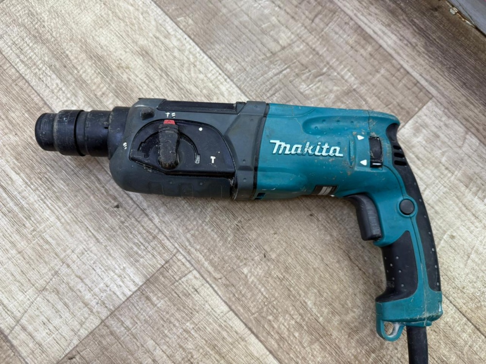 Перфоратор MAKITA HR2470