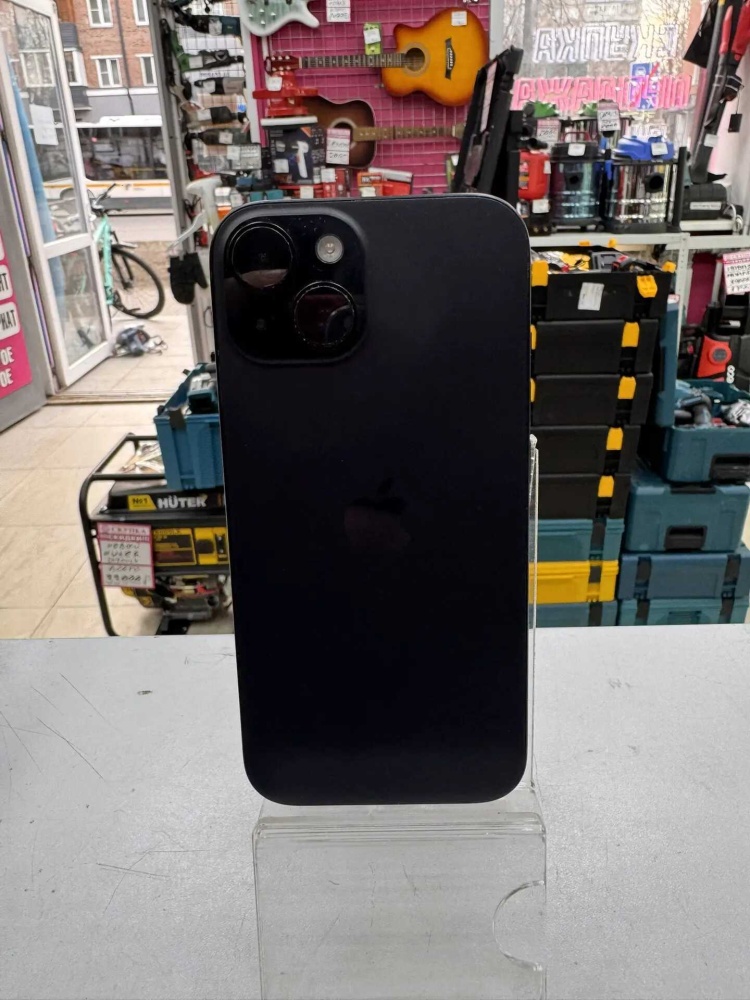 Смартфон iPhone 15