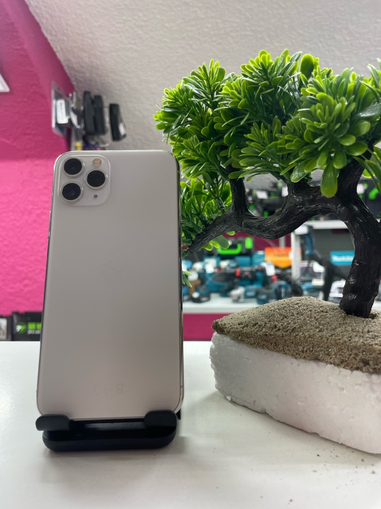 Смартфон iPhone 11 PRO 64 Gb